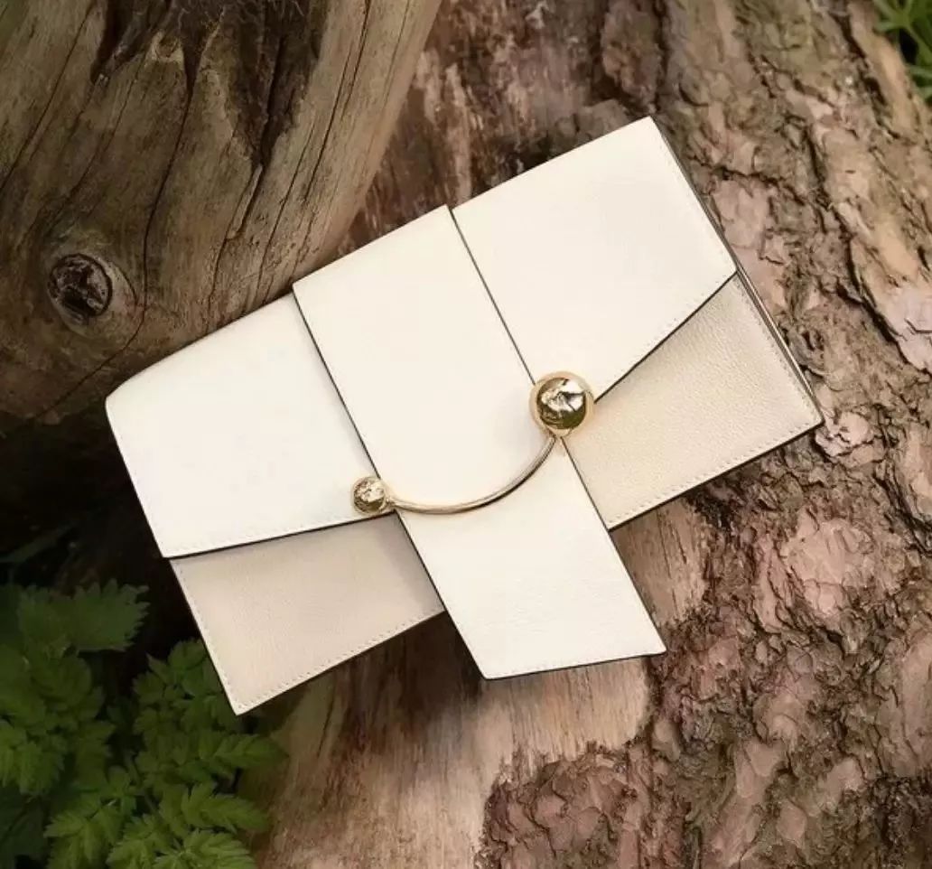 英国平价小众包,去国外必买的几款小众包