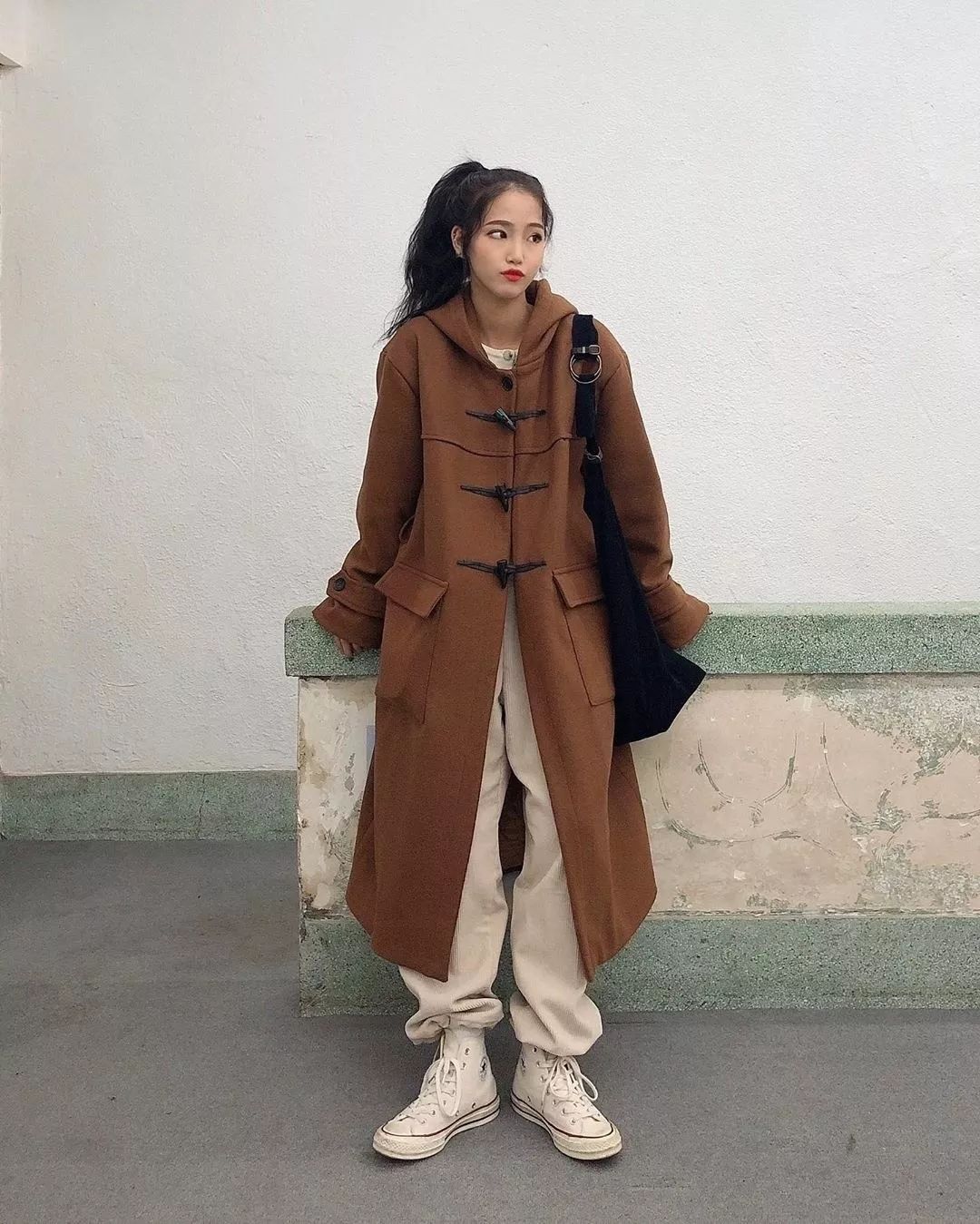 长款牛角扣大衣怎么搭配好看,冬季牛角扣大衣怎么搭配