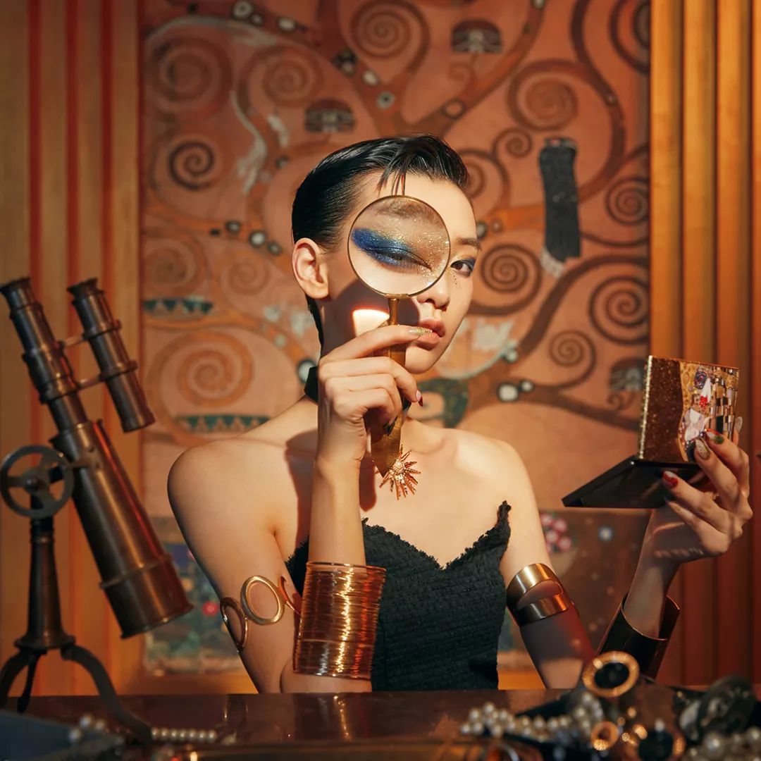 秋冬超适合温油不夸张眼妆,秋冬灵动眼妆给人干净清透的感觉