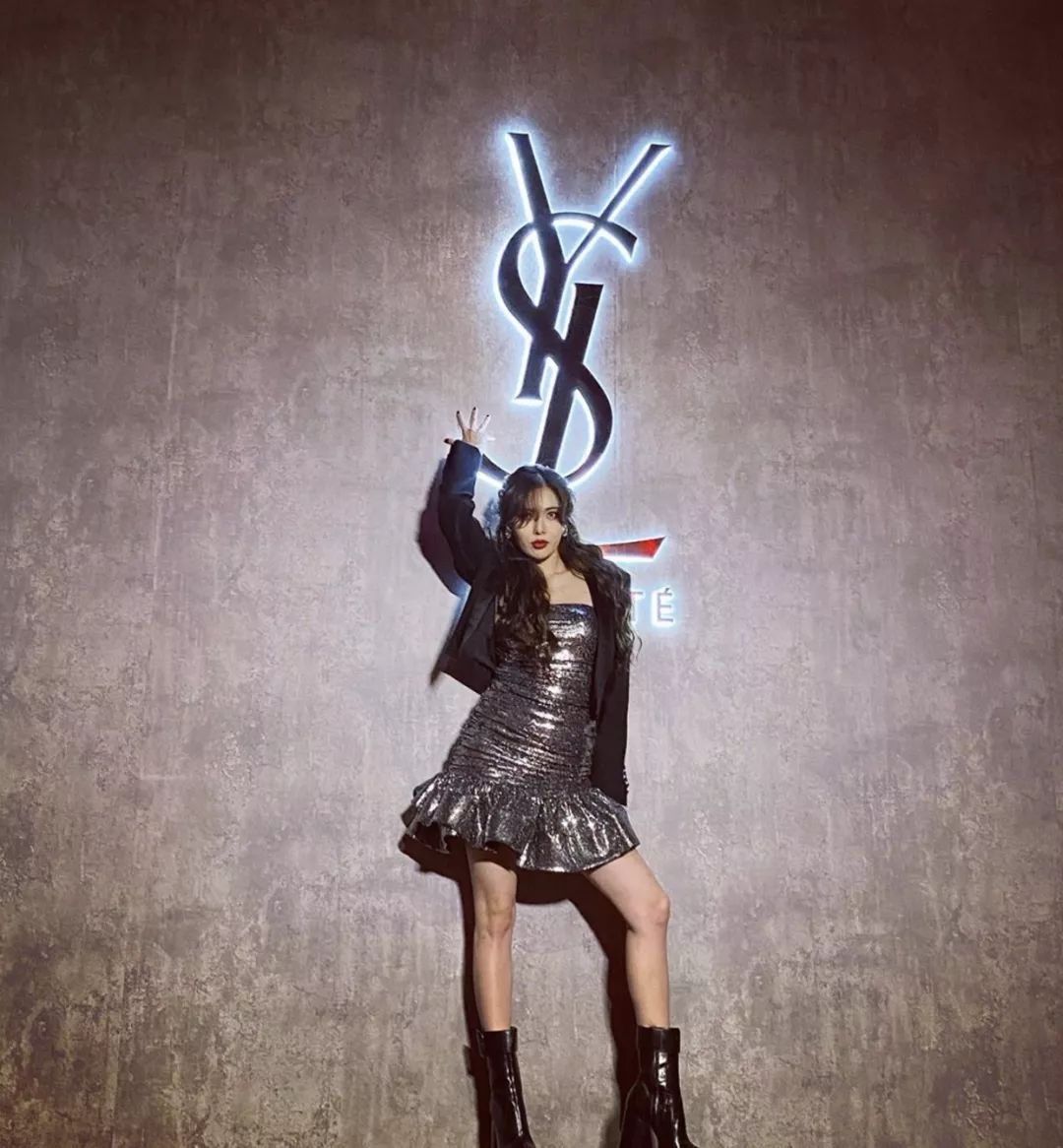 宋妍霏、泫雅破次元壁同框！原来plmm都是这样涂唇膏的