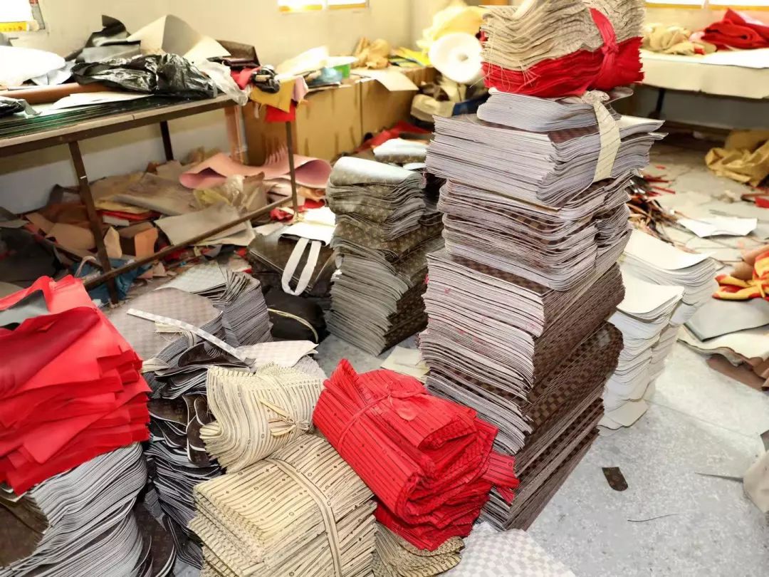 burberry正品围巾多少钱,burberry围巾淘宝1千多是真的吗