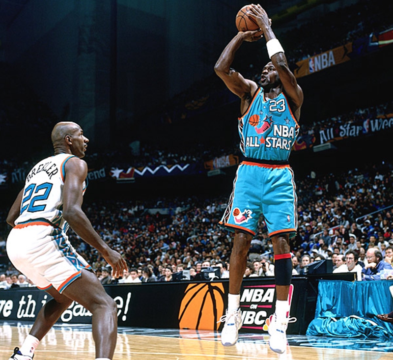 aj11高帮黑红和大魔王怎么选,aj11黑红为什么禁穿