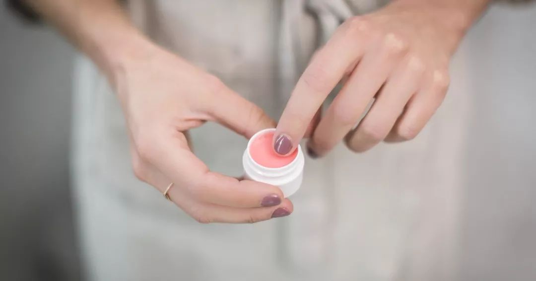 代购化妆品鉴别真伪,怎么样识别化妆品是真是假