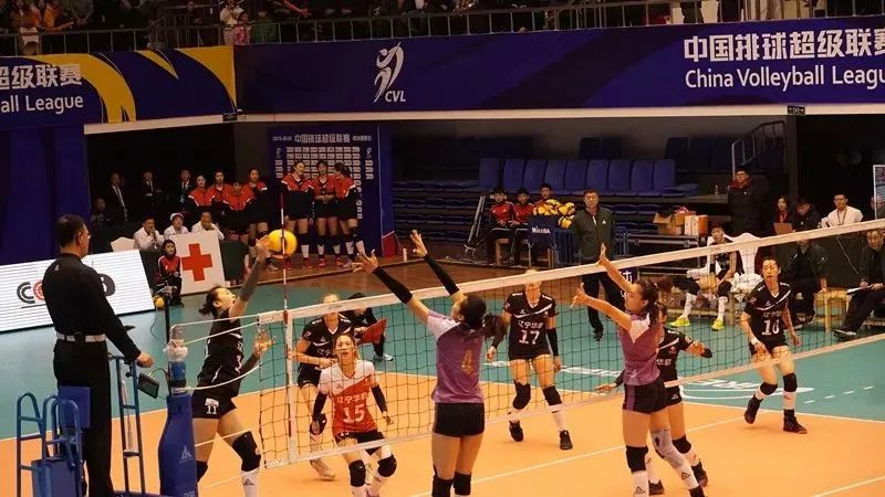 “津辽之战”掀起往事追忆！辽宁华君女排今晚主场战广东恒大！谁是四强？