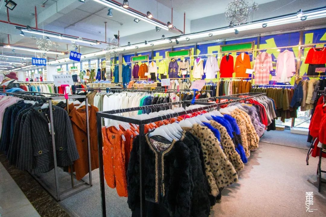 品牌羽绒服工厂99清仓,番禺南村羽绒服厂家清仓