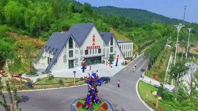 攀一座山看一场雪爱一个人,攀一座山看一场雪追一个梦图片