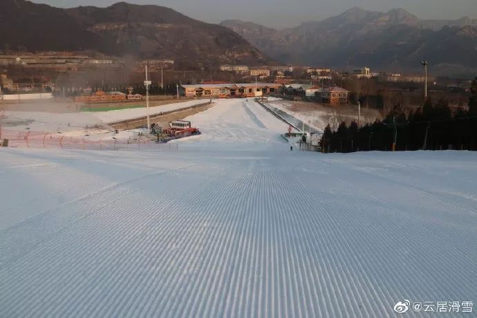 冰雪乐园北京雪圈畅玩,昌平绿洲水乡冰雪乐园