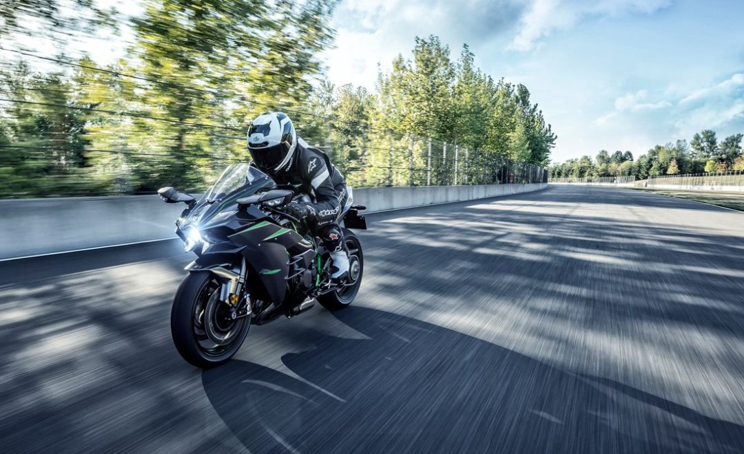 最新川崎zx10r评测,川崎zx-10r2021款摩旅