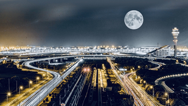 上海机场预计日均客流量32万人次,首超2万亿元创历史同期新高