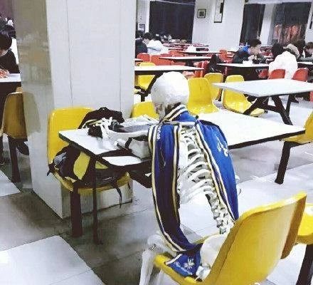 报告老师，我不配选课