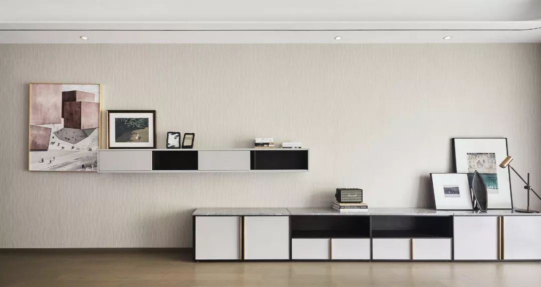 低调平实的叙事向度，于日常生活拾趣