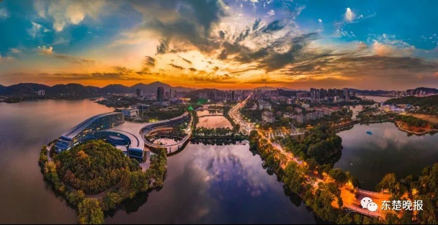 365天，行走3.2万千米，拍摄13万张照片！黄石人到底有多“野”？