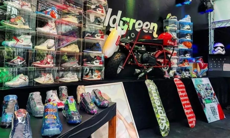 云南昆明潮鞋,穿着80多万鞋子的学生