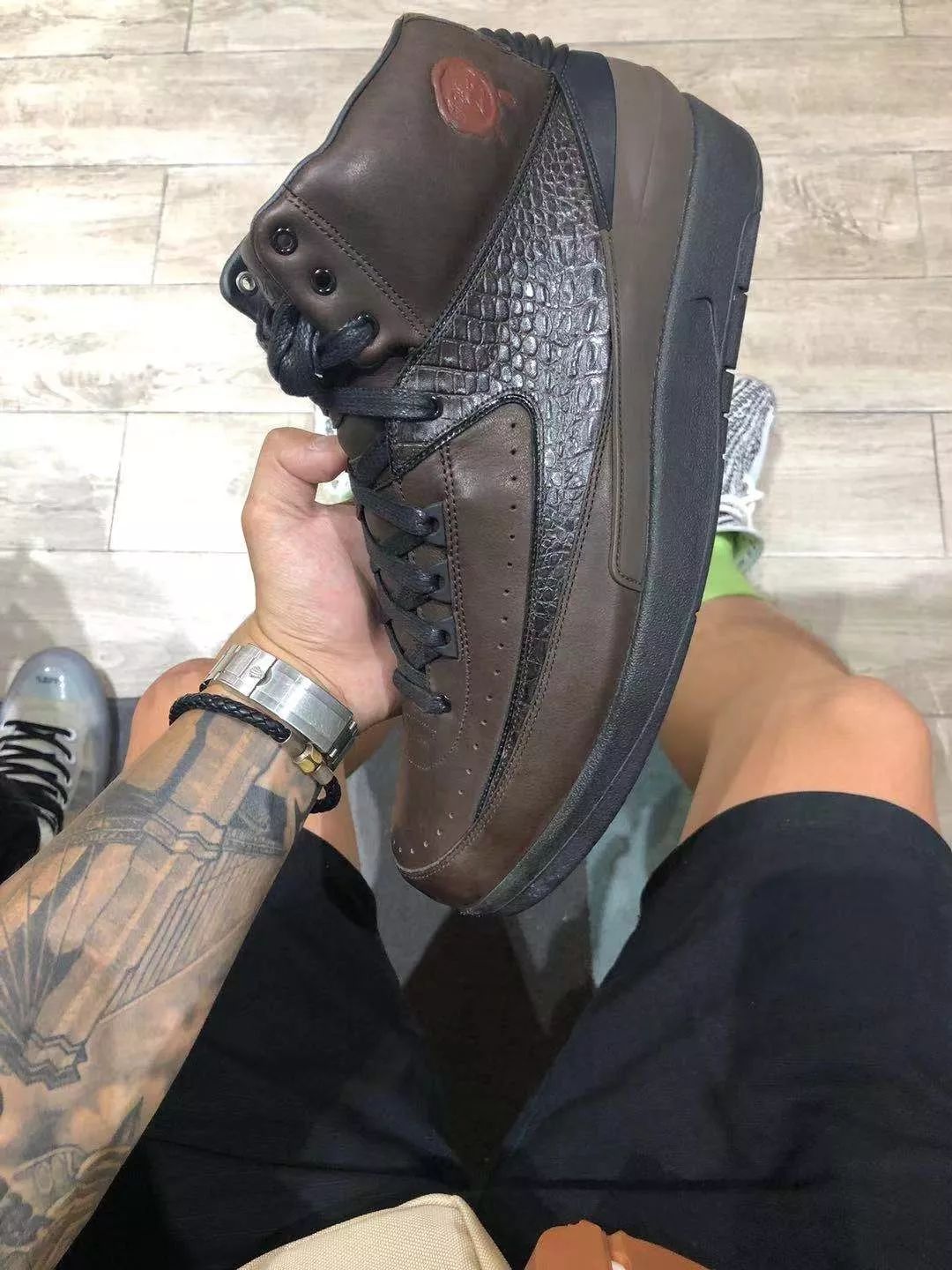 云南昆明潮鞋,穿着80多万鞋子的学生