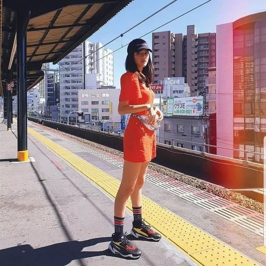 今天是秋冬服饰专场！长裤、帽衫、夹克都是秒杀价