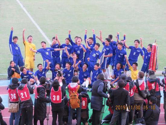 56025人！日本高中联赛再创纪录惊天逆转！看哭了