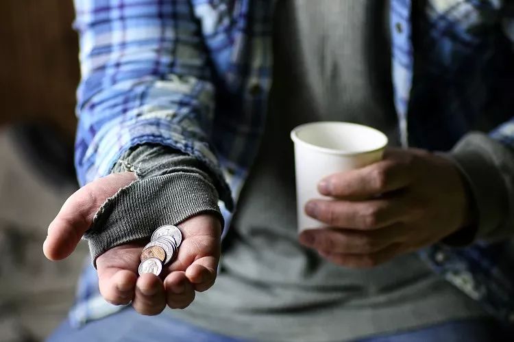 贫穷的本质贫穷者的五大思维陷阱,贫穷援助和贫穷陷阱