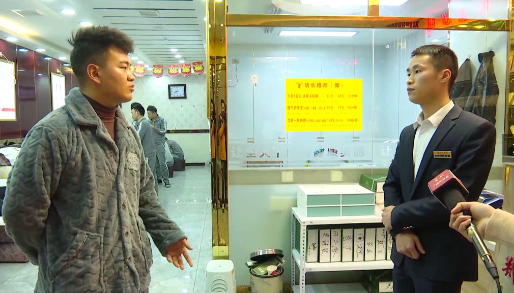 左脚小脚趾肌腱被玻璃割断,小伙脚底疼痛难受去修脚店修脚