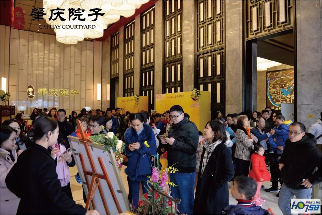 连顶豪都要靠“抢”？8000亩大湖，270°环幕景观