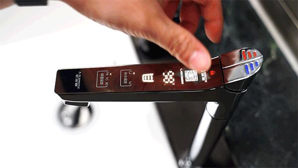 还在烧水喝？A.O.史密斯“热水一键即来”的净水机来了