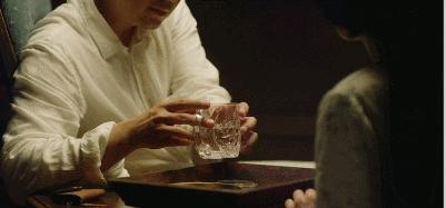 女主为艺术全裸出镜 原因让人不淡定