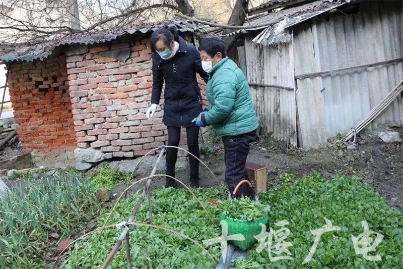 “打赢这场仗，就回去和你结婚”这是十堰最动人的告白