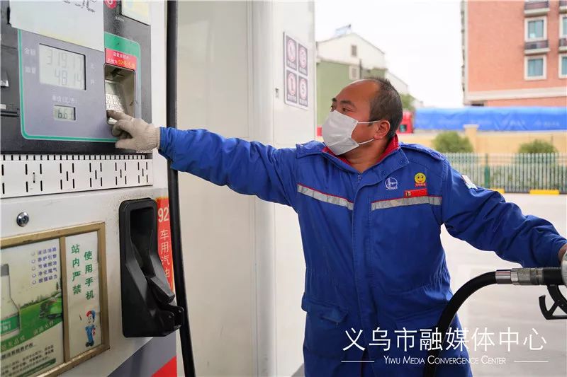 战疫平凡的岗位是不平凡的坚守,战疫后方平凡岗位上的坚守和奉献