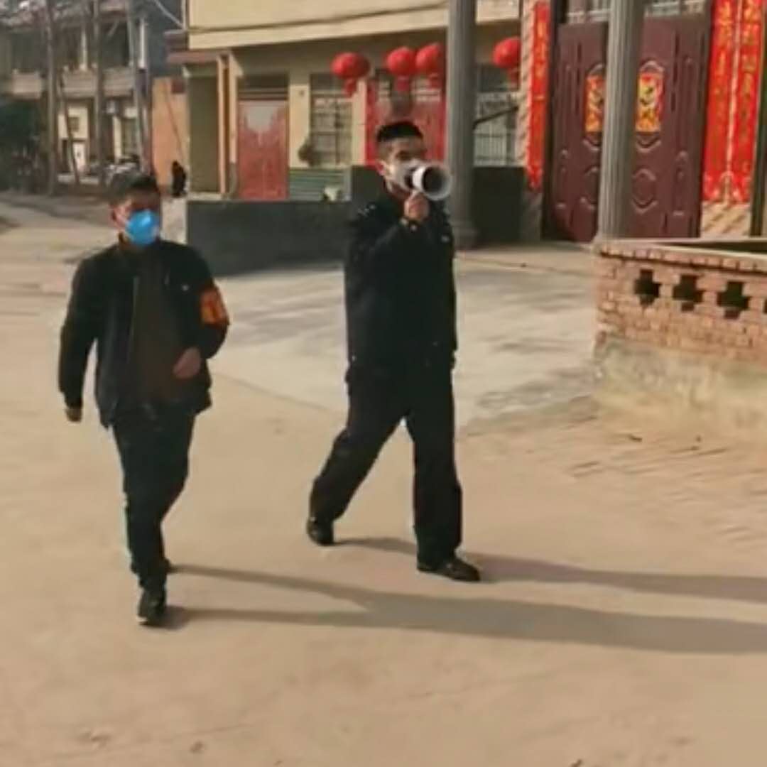 石佛寺镇练就“严”字真经锁住“疫魔”咽喉