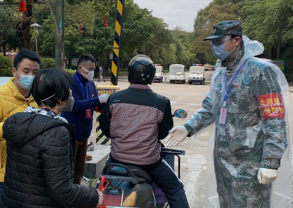 居家隔离外卖小哥送的食物,居家隔离中感谢老乡送快餐
