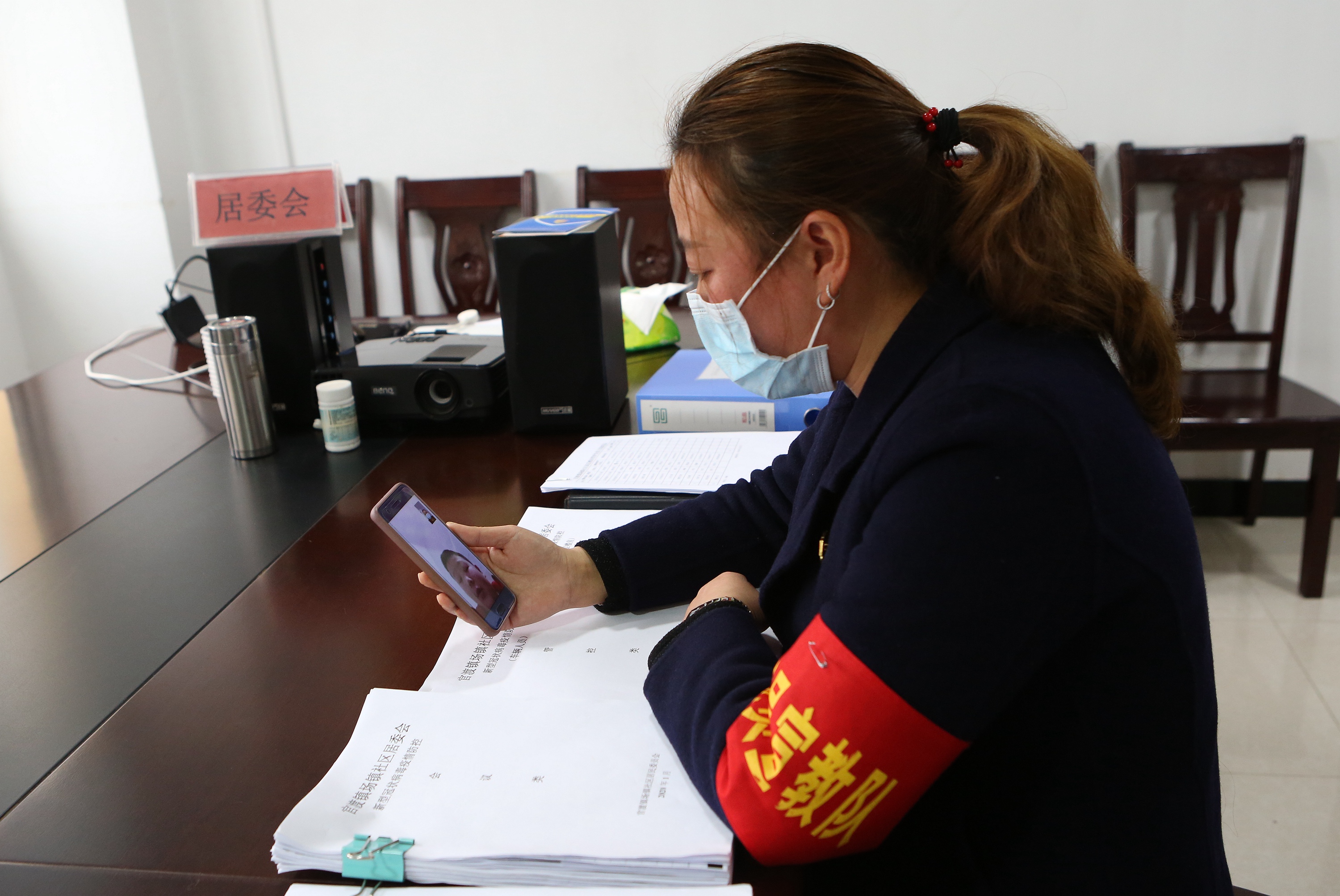 抗疫一线巾帼担当,抗疫一线的巾帼战士