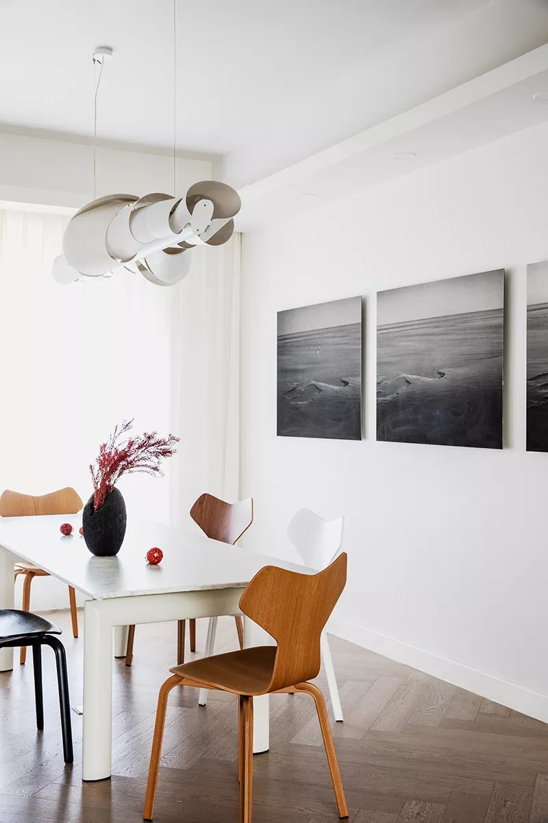 她以“潮汐”为灵感创造了一个家，将看似无形的爱说到尽兴