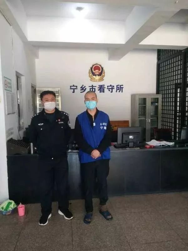 假借售卖口罩诈骗案,以售卖口罩为由诈骗近万元