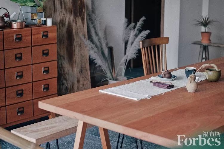 福布斯生活｜芳香疗法助你走出被困于疫情的情绪漩涡