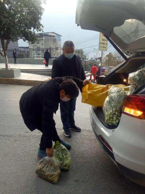 抗疫中的配送员,抗疫农村干部
