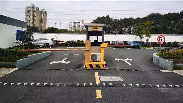 速转！闵行的这处P+R停车场居然可以包月包年，而且不贵