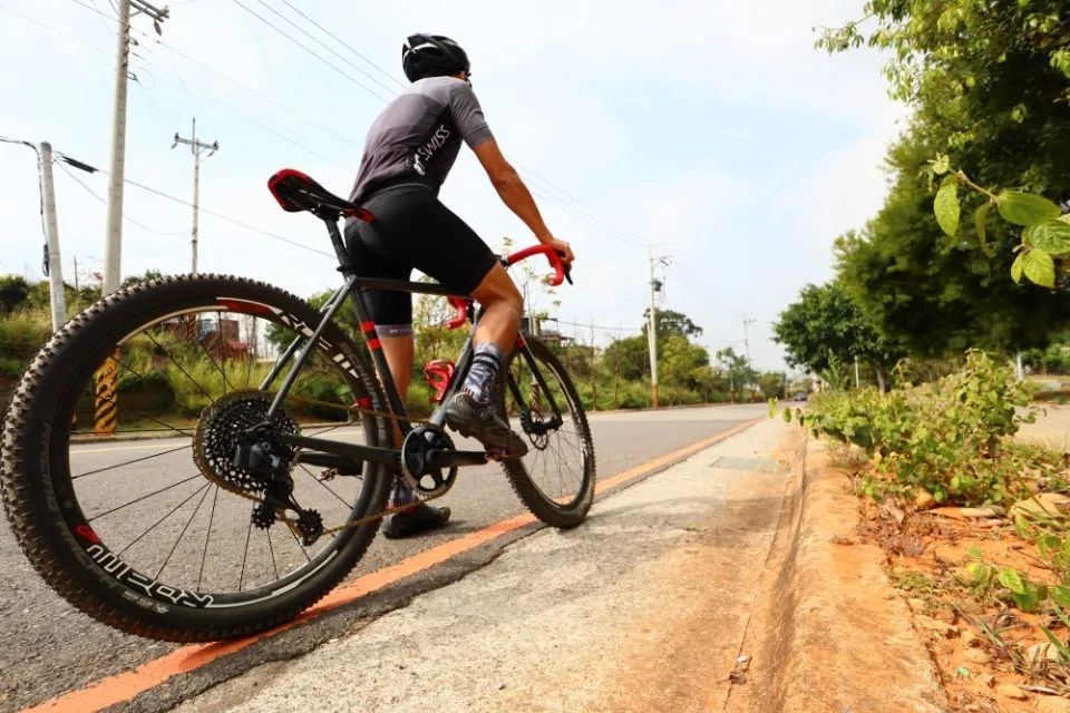 gravel公路车测评,适合180身高的gravel公路车