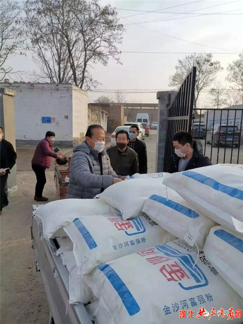 全民接种疫苗共筑疫情防控长城,全民共筑防疫堡垒