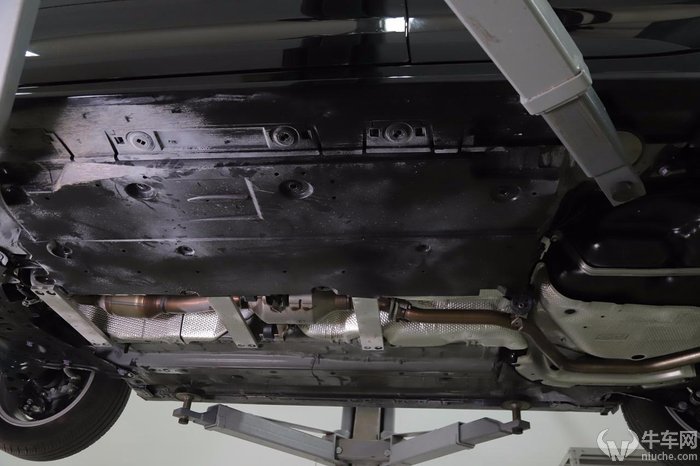 底盘装甲到底该不该买,新车有没有必要做底盘装甲呀