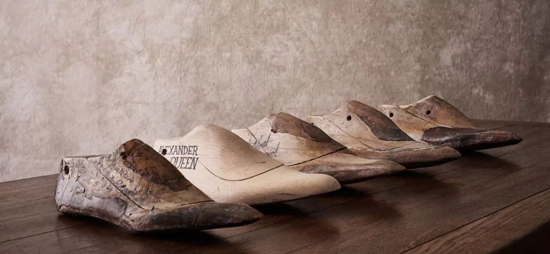 皮鞋看鞋面还是内里,皮鞋的种类及区别