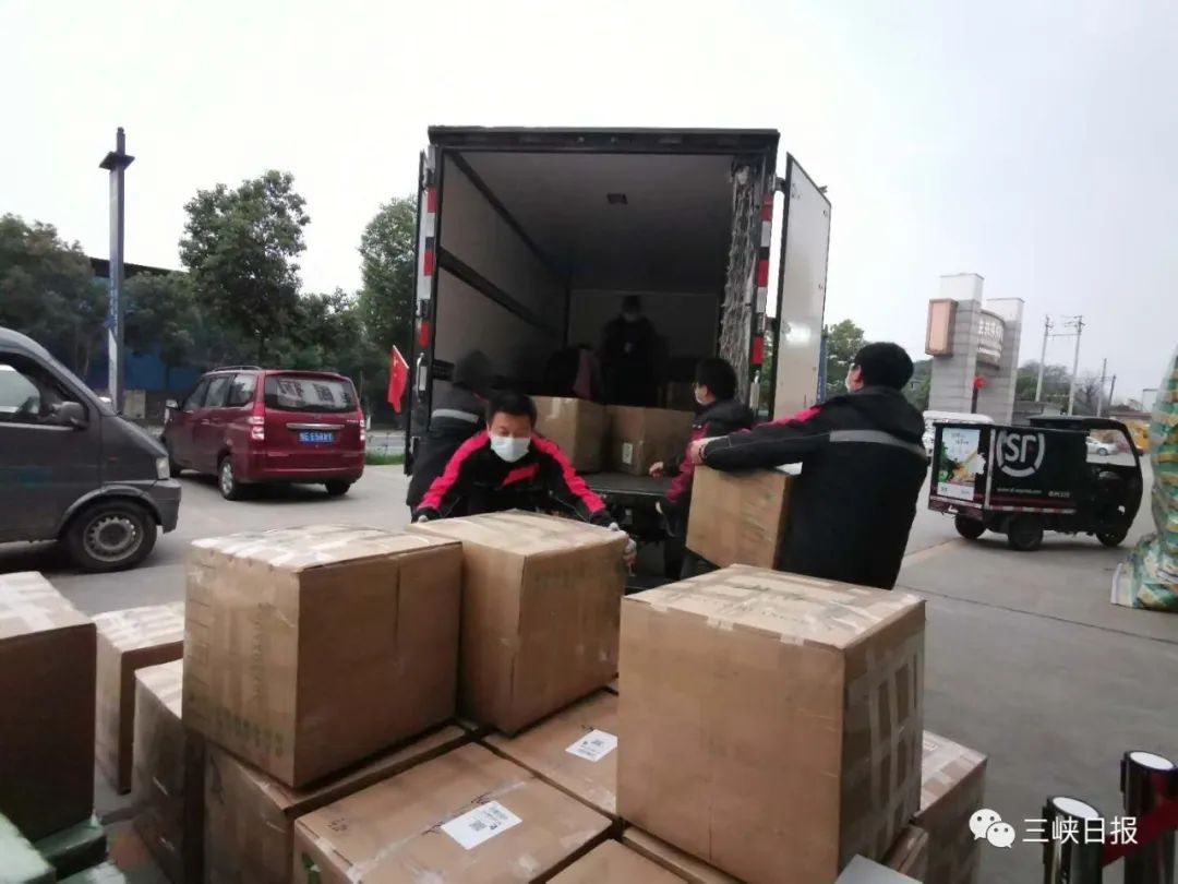 快递小哥的一天生活,快递小哥赛力江元气满满的一天