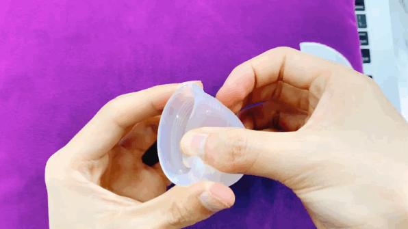 比棉条还好用的姨妈神器:如何把一个杯子放进身体?