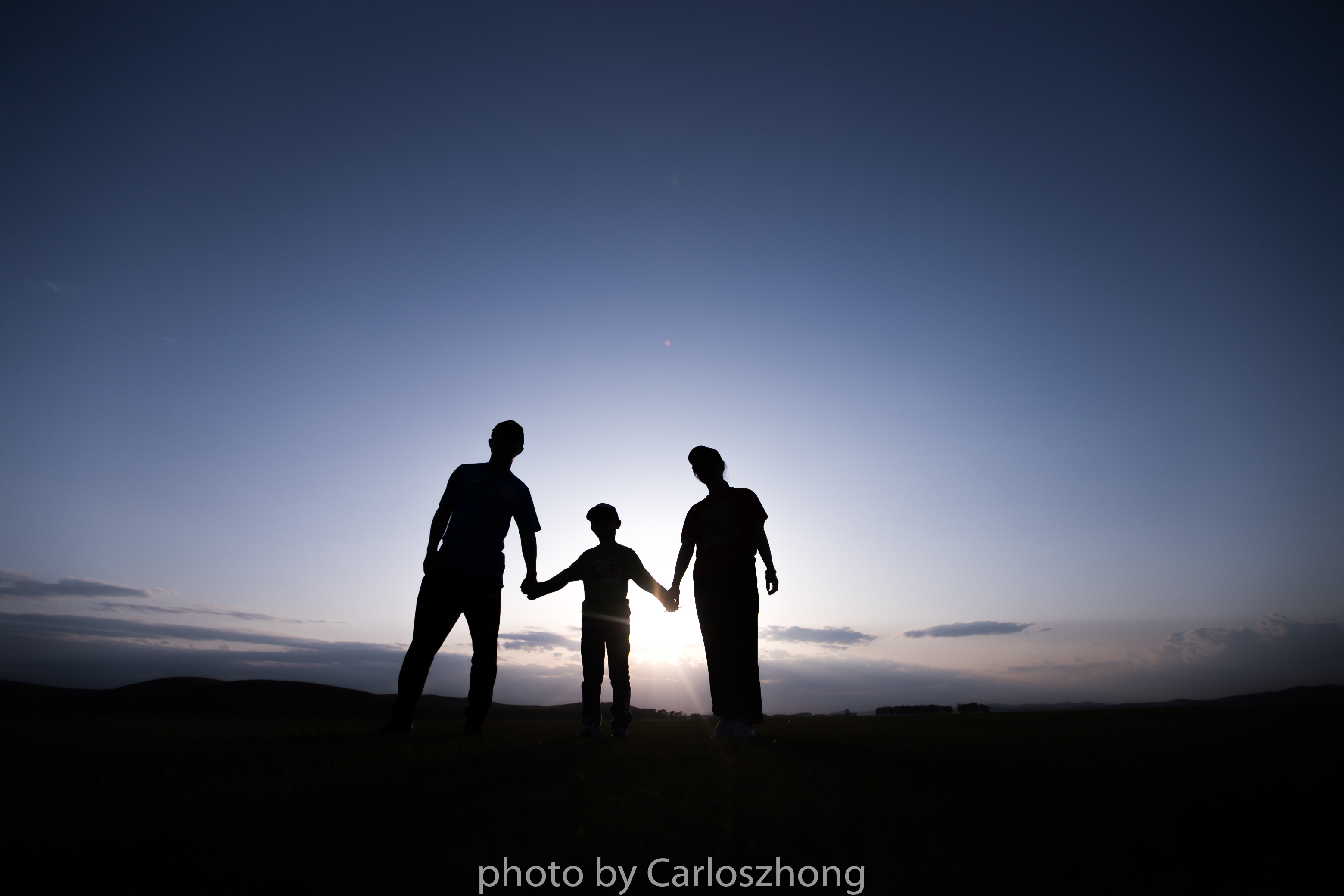 上海疫线巾帼把思念写在防护服上，用“申花加油”为儿子庆生