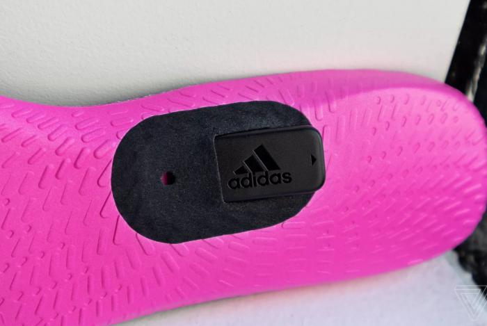 Google阿迪达斯和EA合作开发新型智能鞋垫可跟踪足球运动以获取奖励