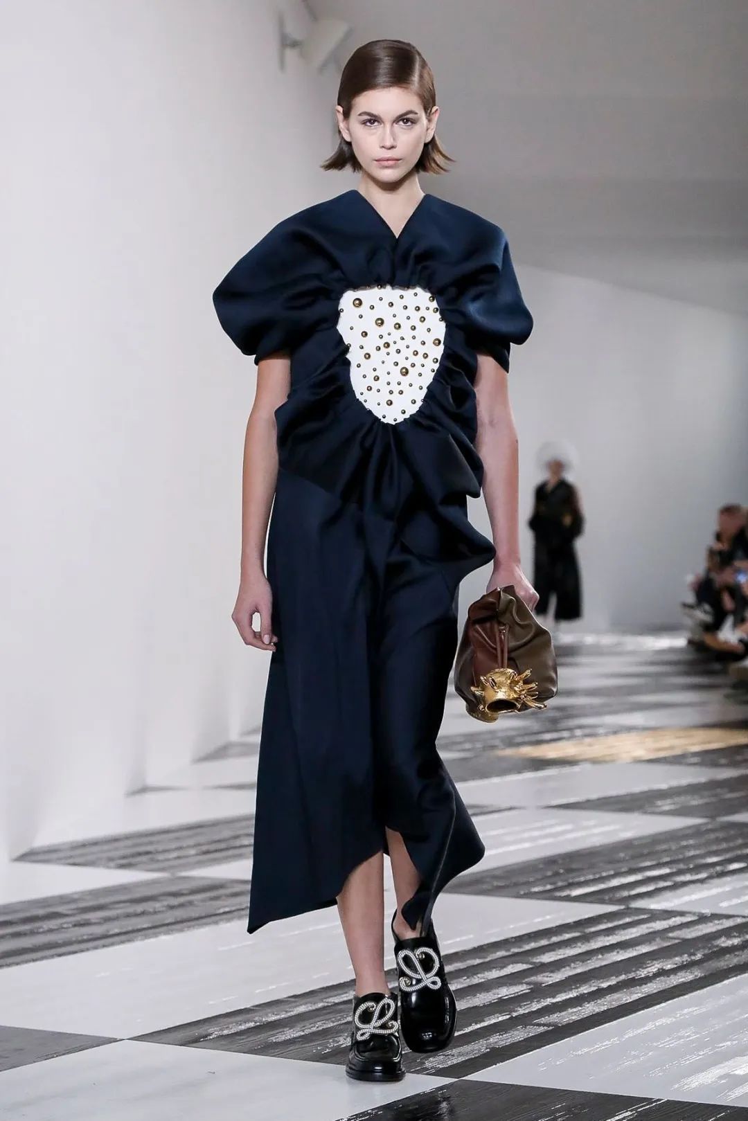 巴黎时装叫什么,什么是巴黎时装