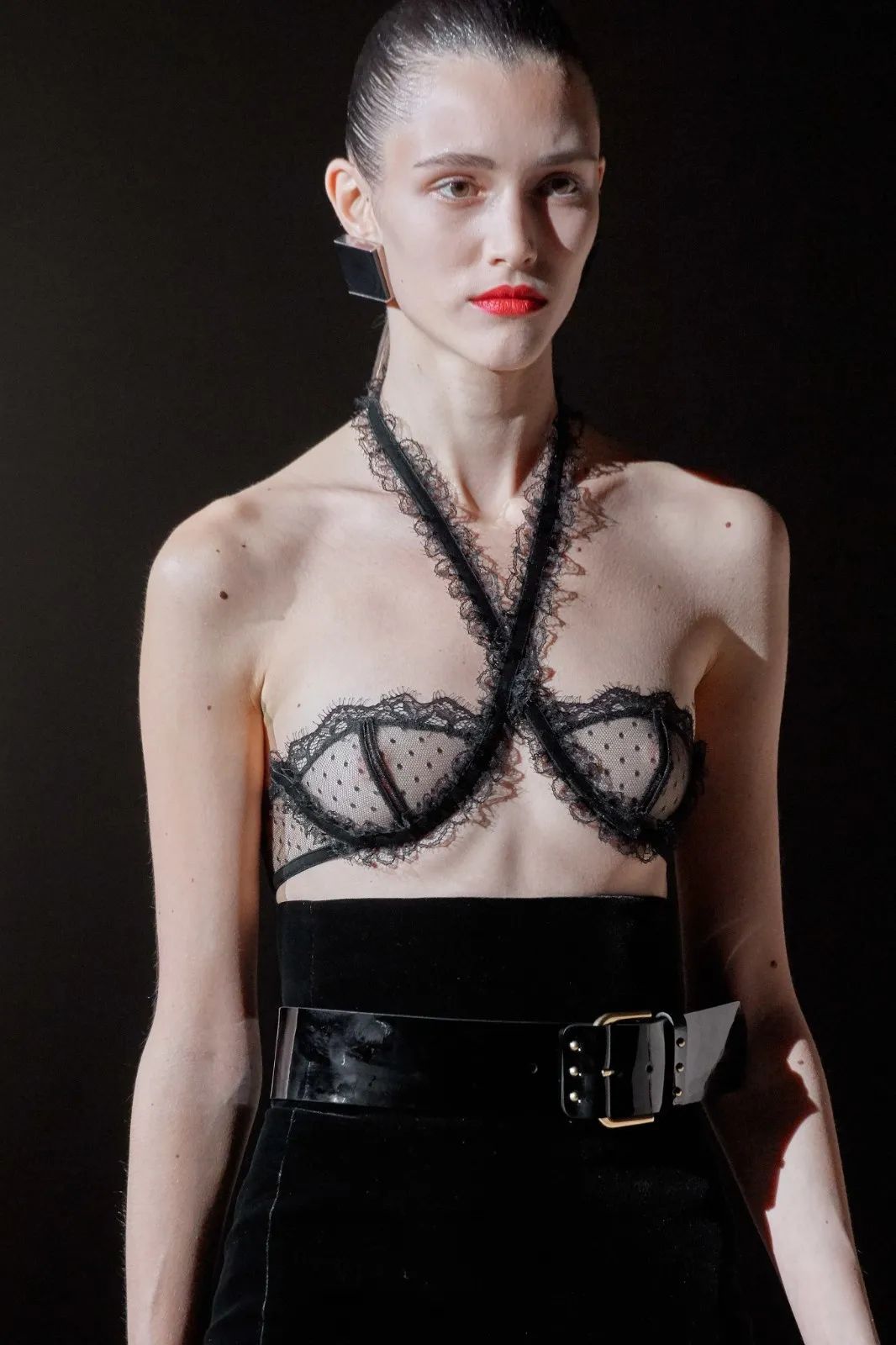 巴黎时装叫什么,什么是巴黎时装