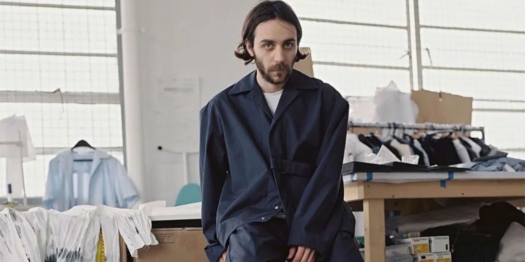 穿了两只不同鞋子发朋友圈,发现时髦的女人都在穿这3双鞋