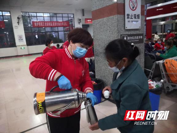 益阳市农民工返岗就业新形势,首列农民工返岗专列