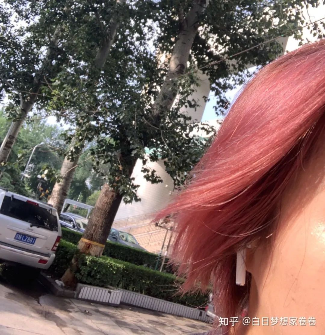 千万不要自己在家染发,买染发剂自己在家染发