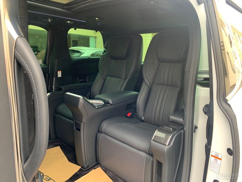 雷克萨斯LM到店售价116.6-146.6万元