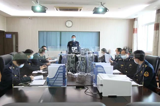 战疫致敬默默奉献的人,战疫有我致敬每一位逆行的英雄